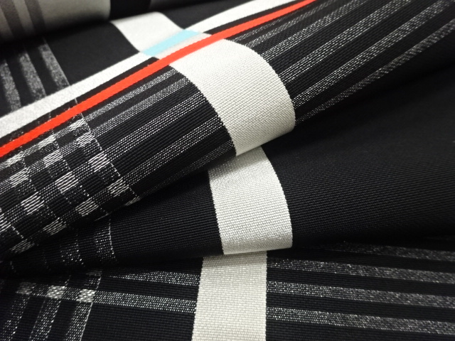  アンティーク　格子模様織り出し　八寸帯地反物